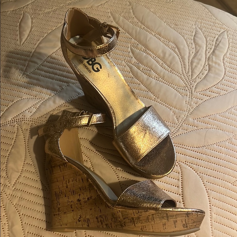 GBG Los Angeles Women's Gold Sandals
